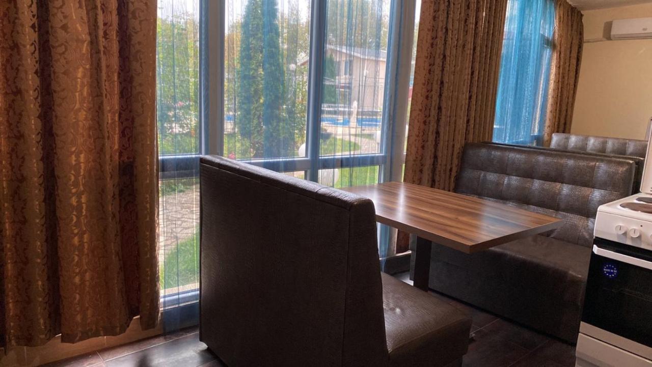 Danita Apartments & Diva Restaurant Bbq&Pool Bar Варна Экстерьер фото