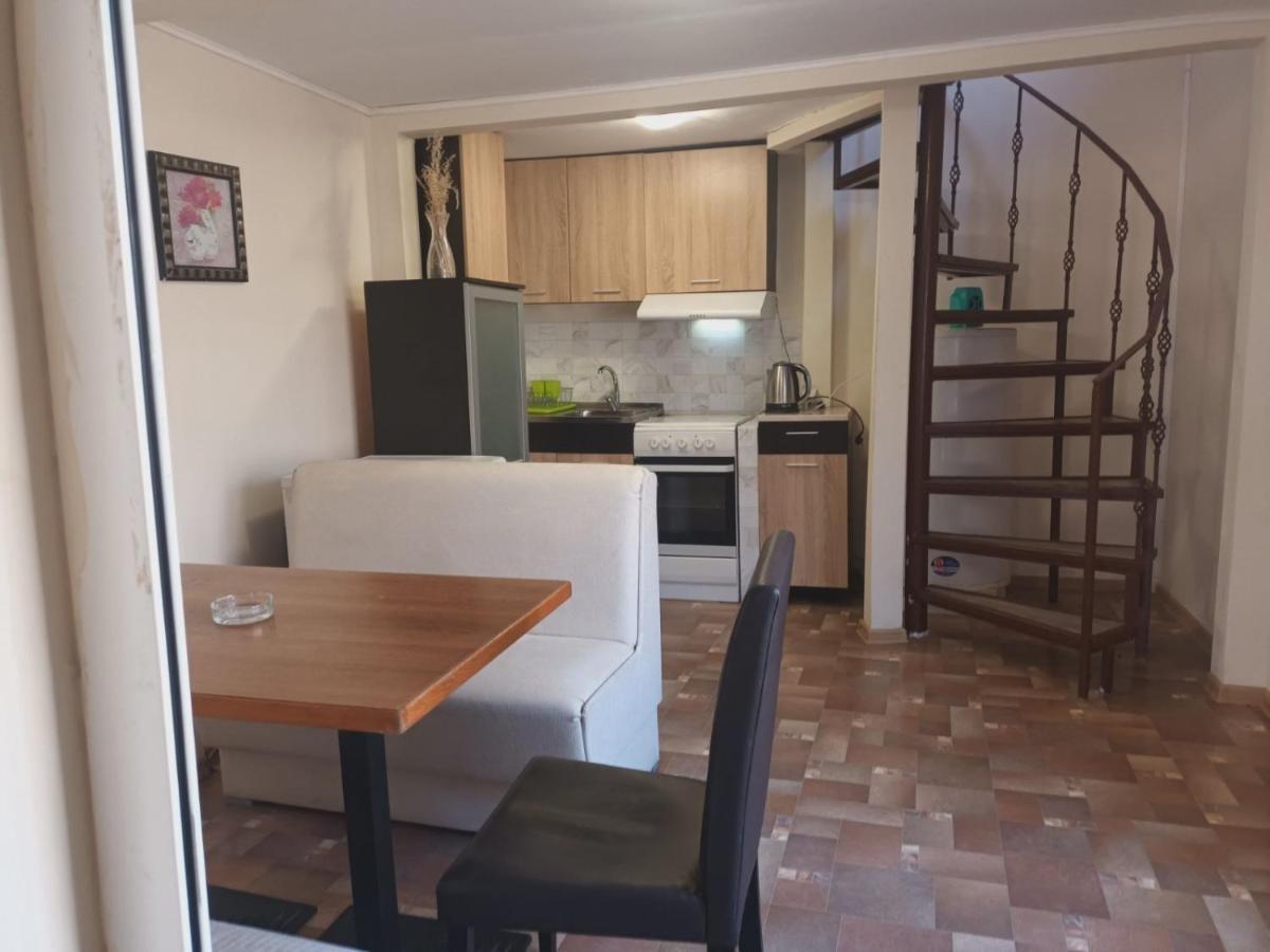 Danita Apartments & Diva Restaurant Bbq&Pool Bar Варна Экстерьер фото
